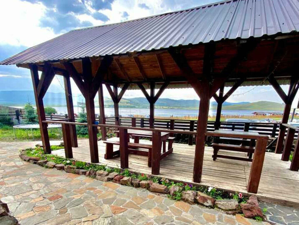 Бывшая гостиница Моель Ок, Озеро Чебачье