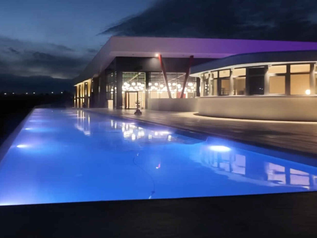 Бассейн Инфинити, термы Магия тепла, Притяжение, Магнитогорск