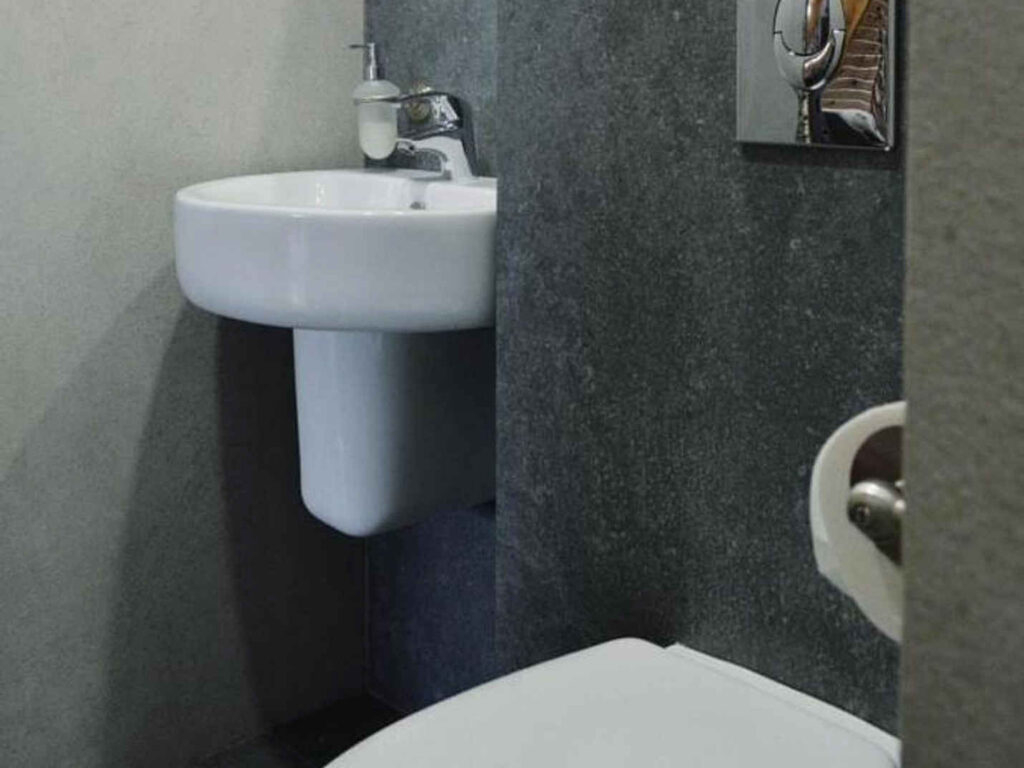 Двухэтажные апартаменты, Банное снять